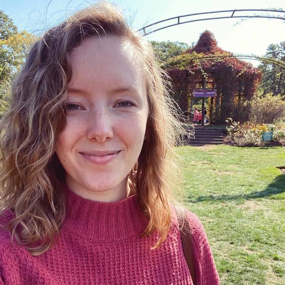 Profile Picture of Shannon Everett (@shannonmeve) on Poshmark