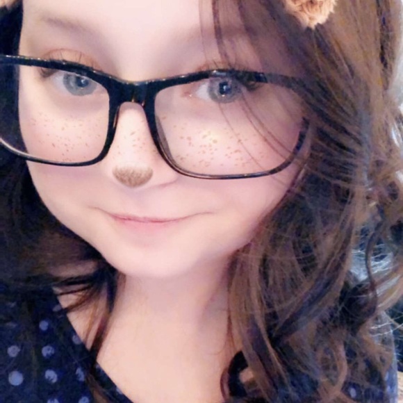 Sadie Cunnington - Poshmark Profile Picture of Sadie Cunnington (@sadiemarrie) on Poshmark