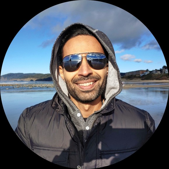Profile Picture of Daniel Casey (@dncesq) on Poshmark