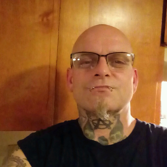 Profile Picture of Scott Samuel (@scottsamuel1013) on Poshmark