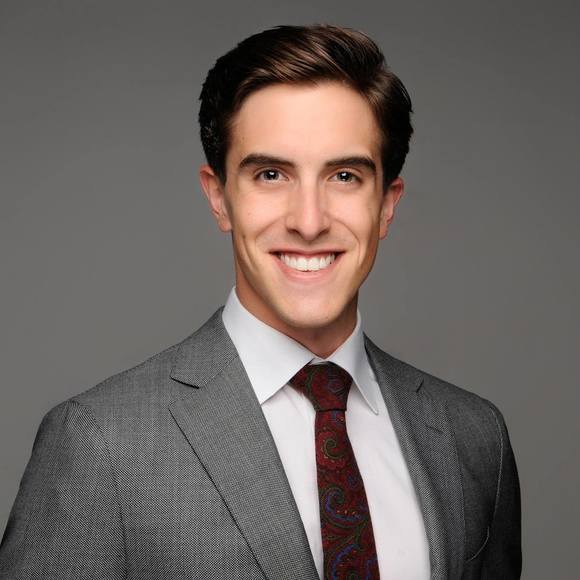 Profile Picture of Daniel Arias (@dgarias) on Poshmark