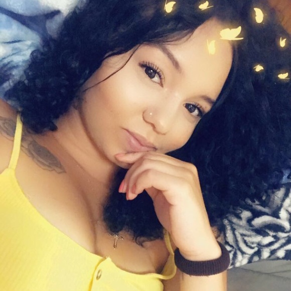Profile Picture of Aidrianna Deneault (@aidriannad) on Poshmark