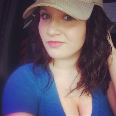 Profile Picture of Carrie Beth (@carriegarza1990) on Twitter