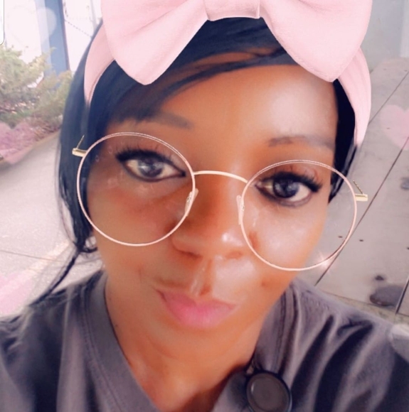 Profile Picture of Rosa Chapman (@rosachapman) on Poshmark