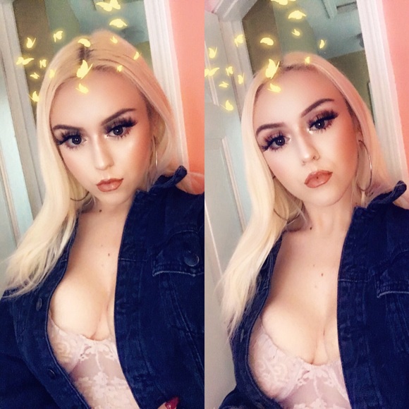 Profile Picture of Halle Travis (@localhotmama) on Poshmark