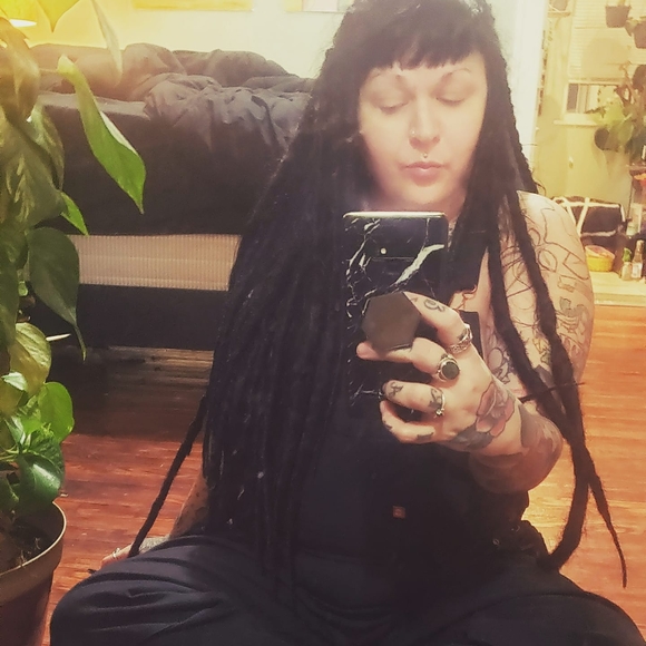 Profile Picture of Jessica loretto Danna-carton (@jldannacarton) on Poshmark