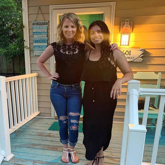 Profile Picture of Chelsea Louise (@chelsea_72091) on Poshmark