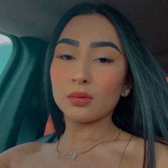Profile Picture of Sirian Palma (@sirianpalma) on Poshmark