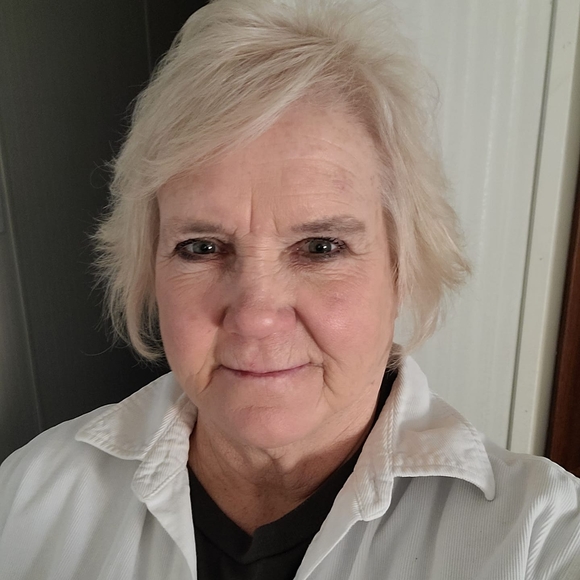 Profile Picture of Dale Smelley (@dalesmelley) on Poshmark