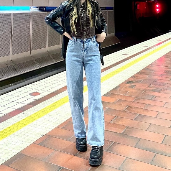 Profile Picture of Caressa Tarantello (@cariri_123) on Poshmark