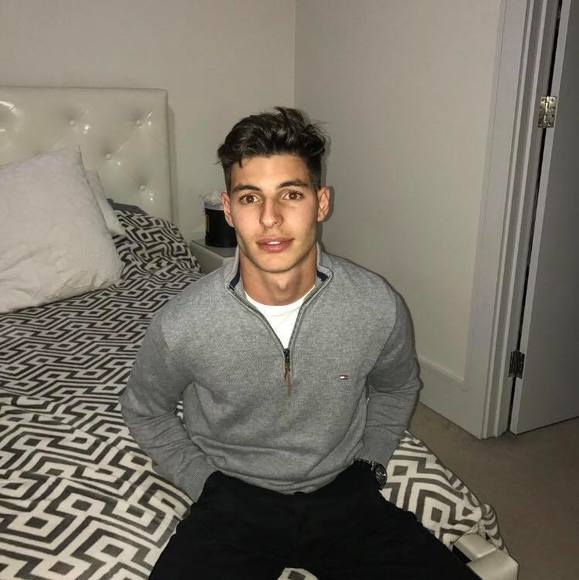 Profile Picture of Stavros Kapoulitsas (@skapoulitsas) on Poshmark