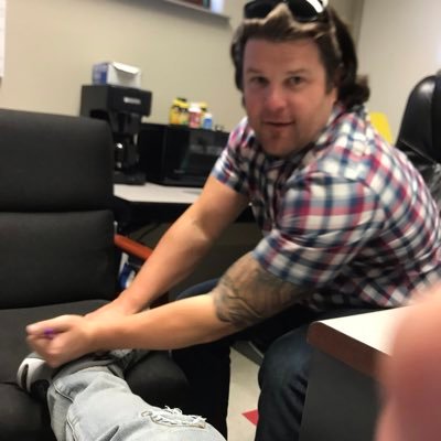 Profile Picture of Jason Conley (@hooter_conley) on Twitter