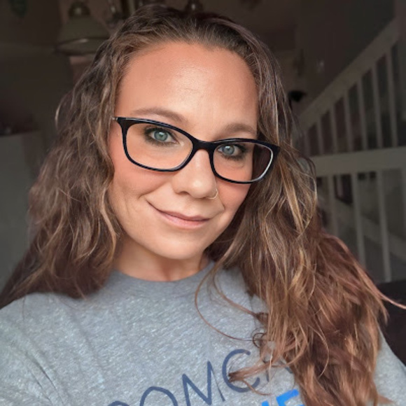 Profile Picture of Shana Lauderbaugh (@shanabritt26) on Poshmark