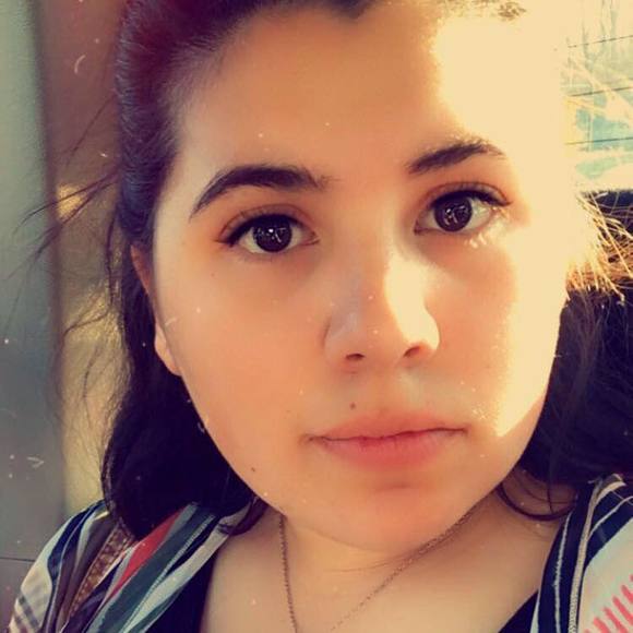 Profile Picture of Sarah Reagh (@sarahreagh) on Poshmark