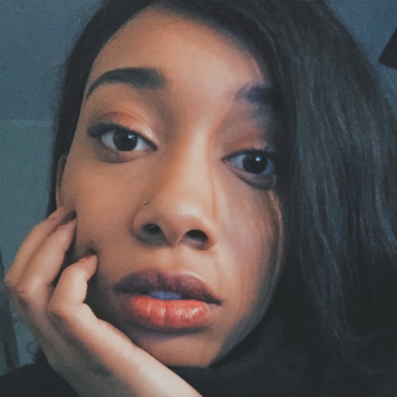 Profile Picture of Mia Scott (@miascott8) on Poshmark