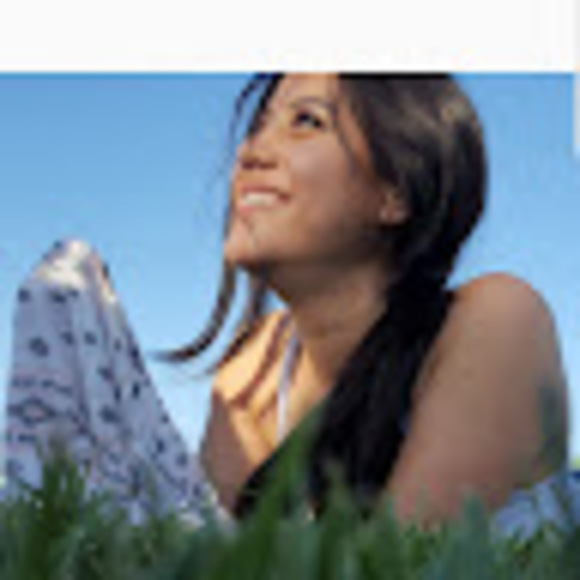 Profile Picture of Sarai Ramirez (@sarairmzzz) on Poshmark
