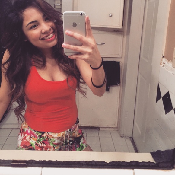 Profile Picture of Kara Calamaco (@karaac_) on Poshmark