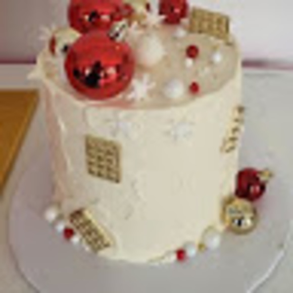 Profile Picture of Naila Mzik (@nailamzik) on Poshmark