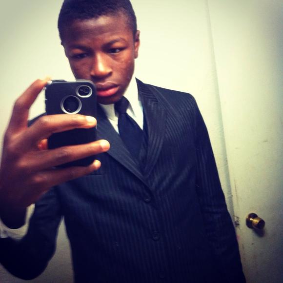 Profile Picture of Joseph Fayombo (@joekony) on Poshmark