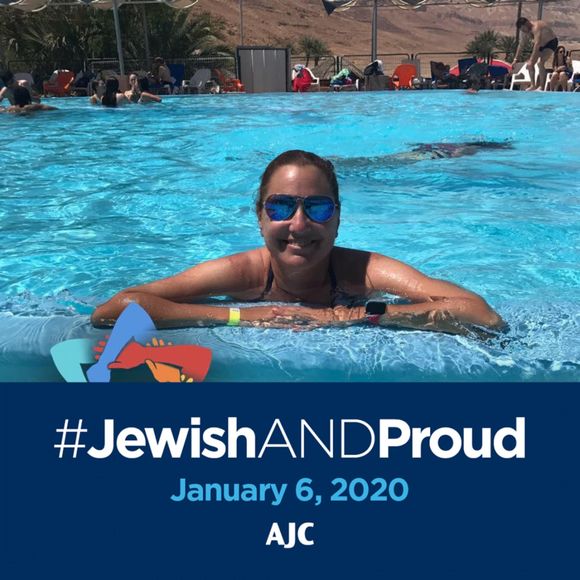 Profile Picture of Lynn Chernin (@lynnz13) on Poshmark