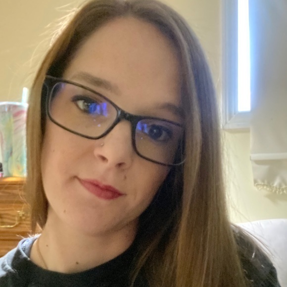 Profile Picture of Shawna Rushford (@rushford87) on Poshmark
