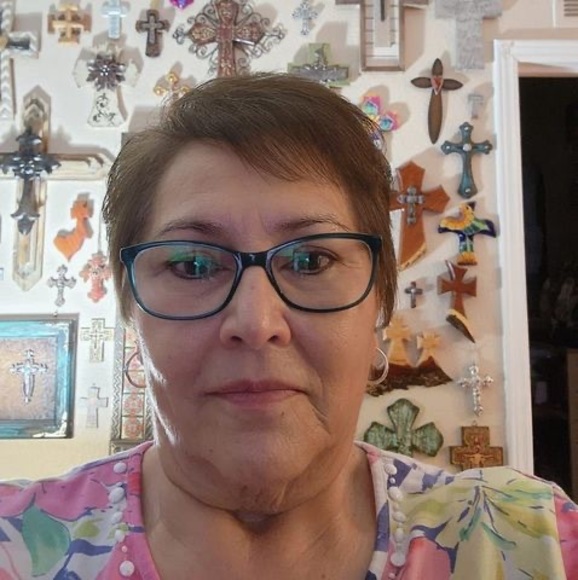 Profile Picture of Dina Franco connors (@dmconnors1959) on Poshmark