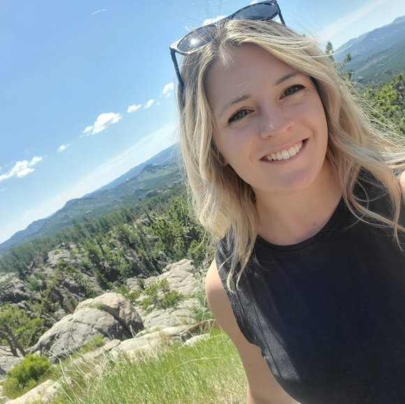 Profile Picture of Bree Baehman (@bribaehman) on Poshmark