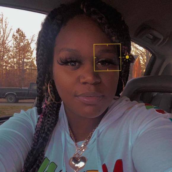 Profile Picture of Raylene Burton (@aries0407) on Poshmark