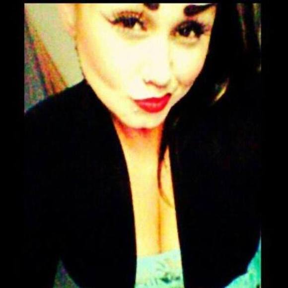 Profile Picture of Brianne Wilkinson (@briheartsslayer) on Poshmark