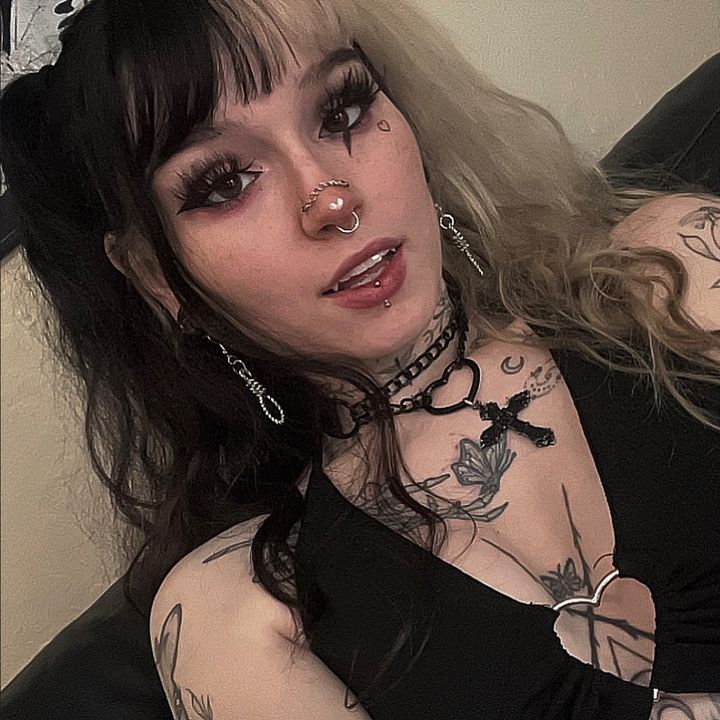 Profile Picture of Daphne (@@abolishegirls) on Tiktok