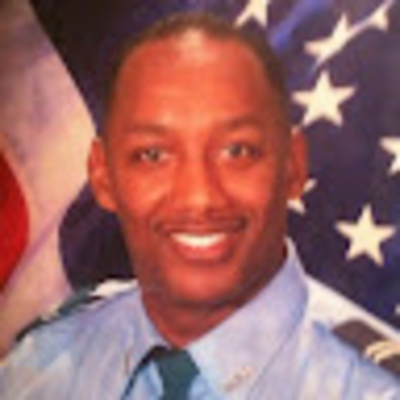 Profile Picture of Darrell Bates (@dlb279) on Poshmark