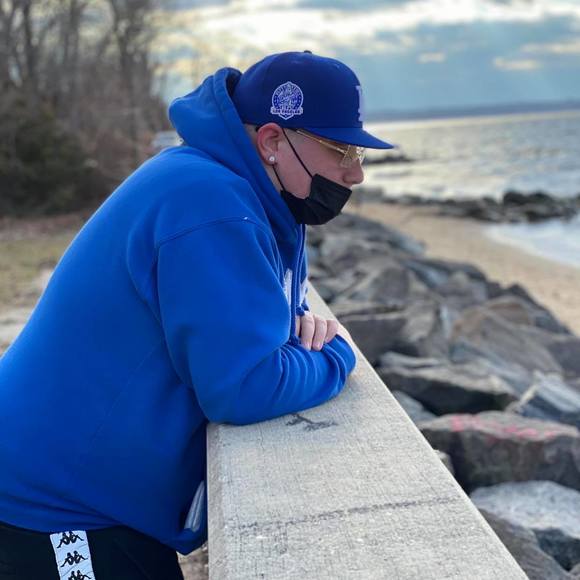 Profile Picture of Paul Cee (@paulcee) on Poshmark
