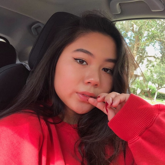 Profile Picture of Amy Tomasko (@amytomasko) on Poshmark