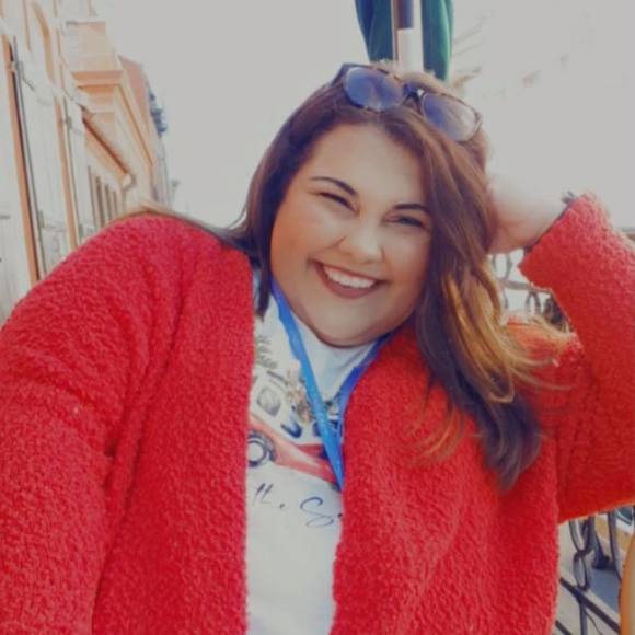 Alexis Sterling - Poshmark Profile Picture of Alexis Sterling (@alexissterling) on Poshmark