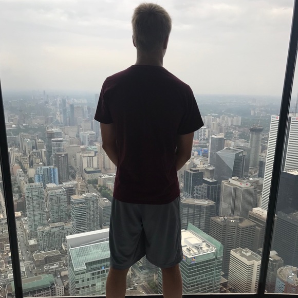 Profile Picture of Derek Porter (@derekporter2) on Poshmark