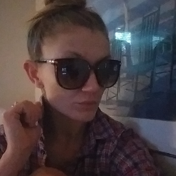 Profile Picture of Mackenzie Fogelson (@2990balance) on Poshmark