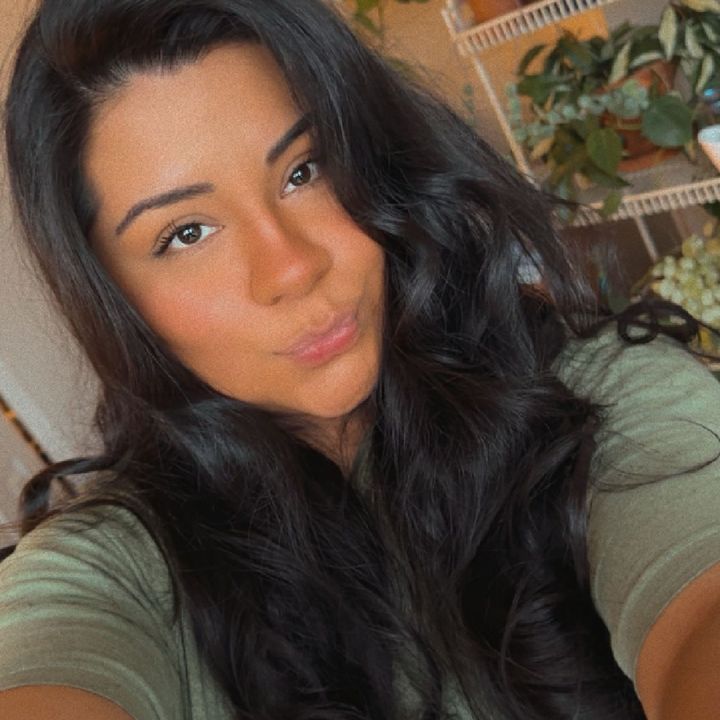 Profile Picture of Fernanda Fields (@fernandafields) on Tiktok