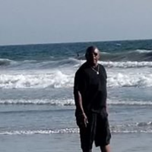 Profile Picture of Tyrone Wolfe (@tyrone_wolfe) on Poshmark