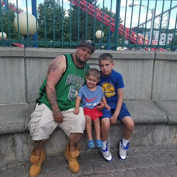 Profile Picture of Amber Blake (@ambjbs22) on Poshmark