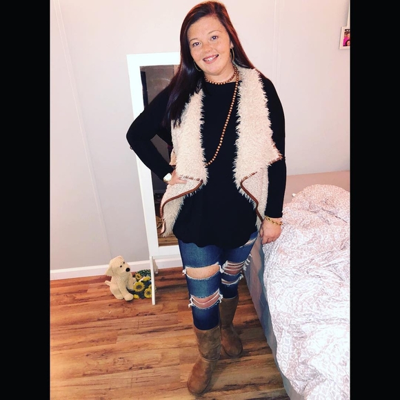 Profile Picture of Stormy Westbrook (@stormylw) on Poshmark