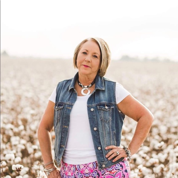 Profile Picture of Peggy Maryman (@peggymaryman) on Poshmark