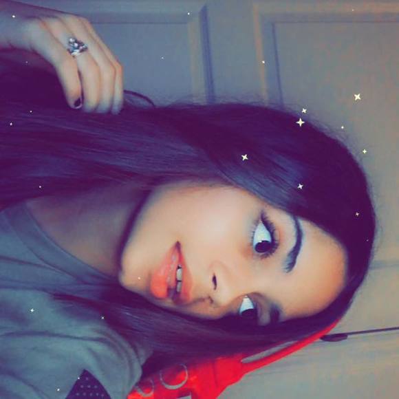 Profile Picture of Ava Katona (@ava_katona) on Poshmark