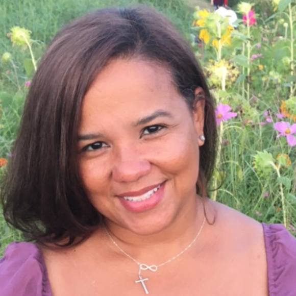 Profile Picture of Iris raquel Calhoun (@i_calhoun) on Poshmark