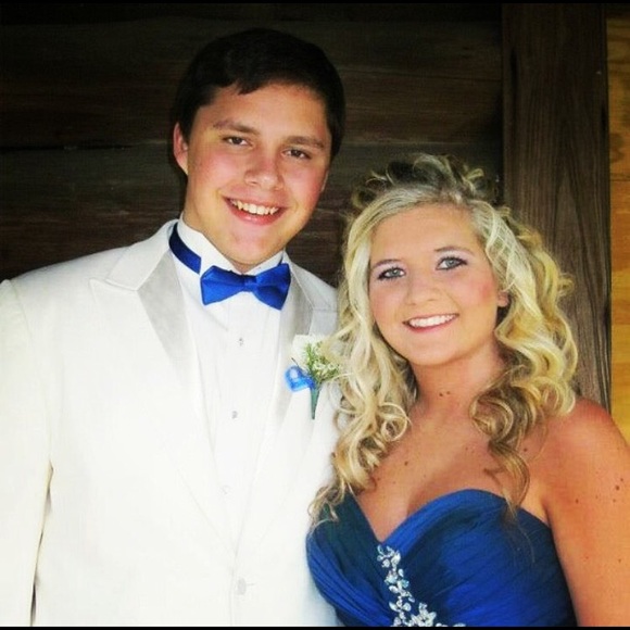 Profile Picture of Chad Edwards (@chade89) on Poshmark