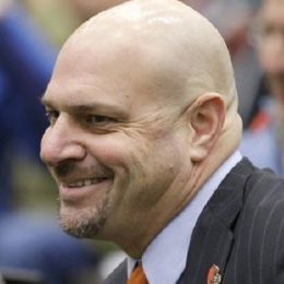 Profile Picture of Mike Pettine Foi Demitido Hoje? (@ForaPettine) on Twitter