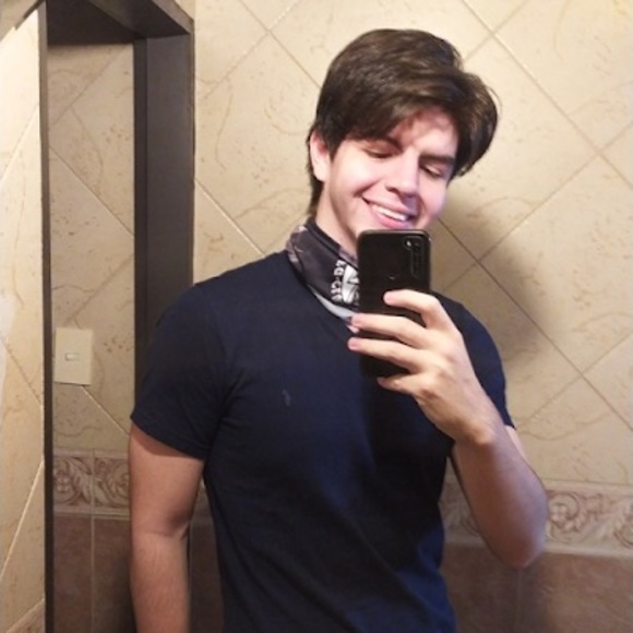 Profile Picture of Ramiro javier Lencina (@rlencina01) on Poshmark