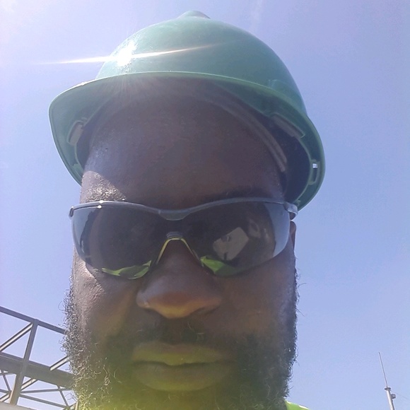 Profile Picture of Benjamin Daniels (@fddre1507) on Poshmark