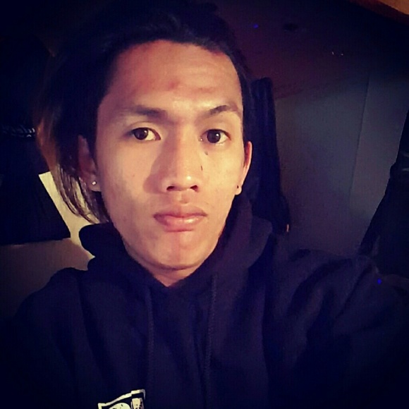 Profile Picture of Yassef Sanggacala (@yassef) on Poshmark