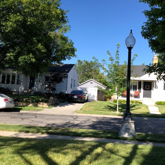 Profile Picture of Reagan Mitchell (@rooooooooooo) on Poshmark