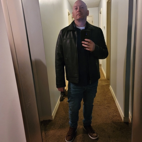 Profile Picture of Michael Wilkinson (@417mwilkinson) on Poshmark